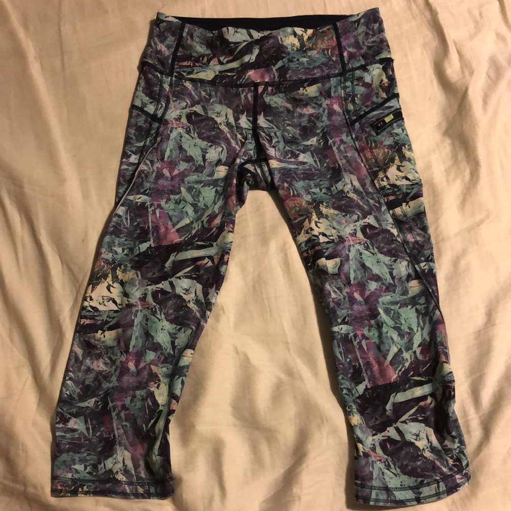 Lululemon printed Capri leggings
